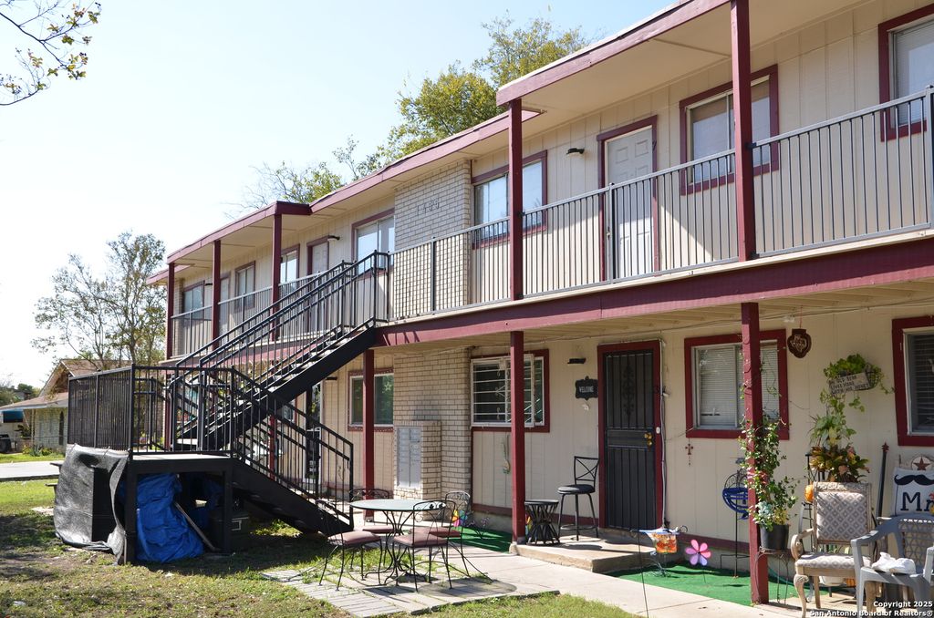 1455 Hillcrest, San Antonio, TX 78228