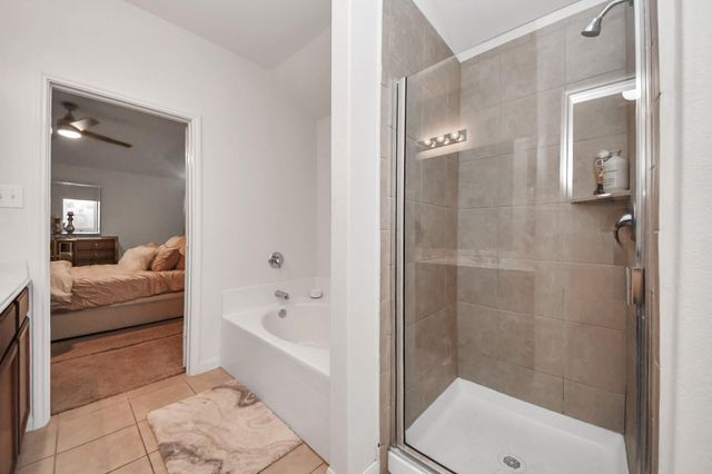 9423 Grand Spark Drive, Iowa Colony, TX 77583