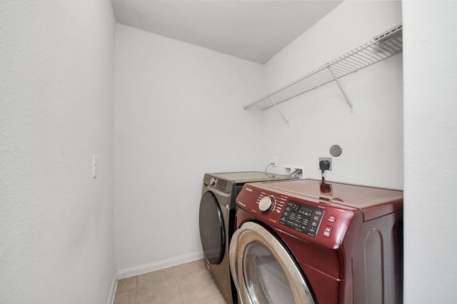 9423 Grand Spark Drive, Iowa Colony, TX 77583