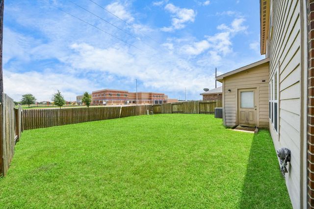 9423 Grand Spark Drive, Iowa Colony, TX 77583