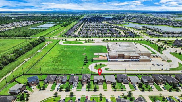 9423 Grand Spark Drive, Iowa Colony, TX 77583