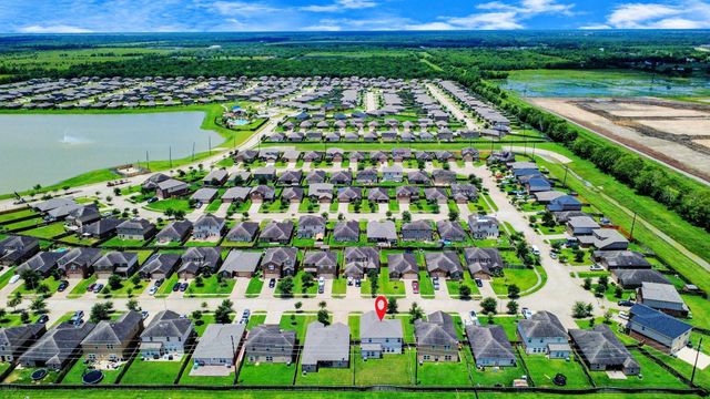 9423 Grand Spark Drive, Iowa Colony, TX 77583