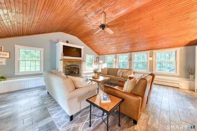 15 Michele Drive, Portland, CT 06480