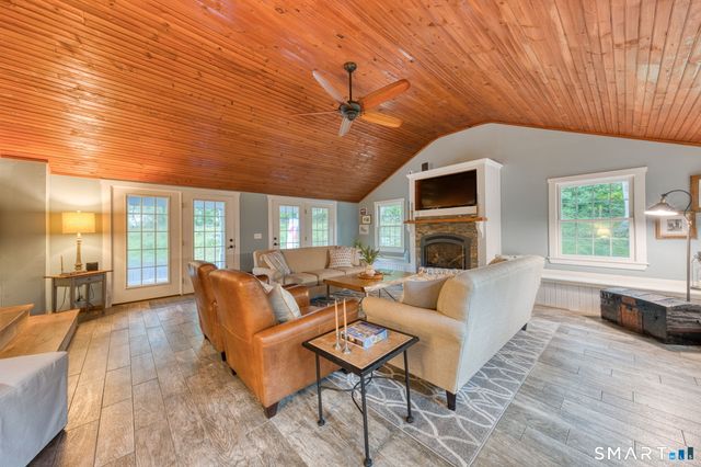 15 Michele Drive, Portland, CT 06480