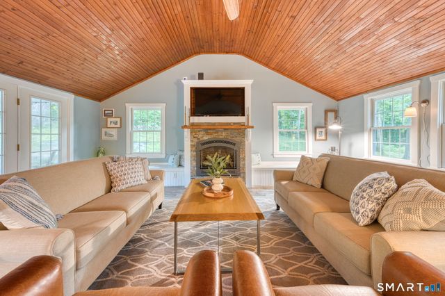 15 Michele Drive, Portland, CT 06480