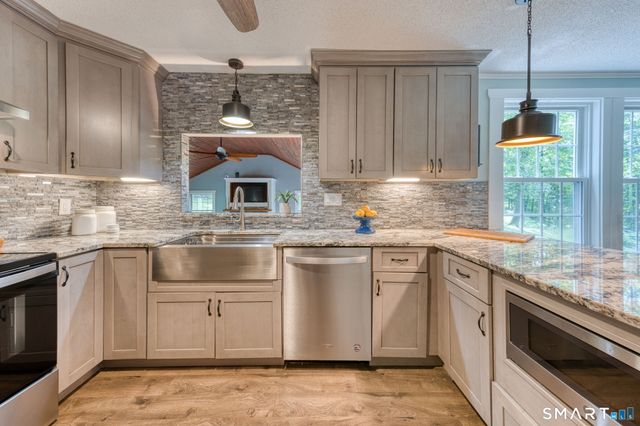 15 Michele Drive, Portland, CT 06480