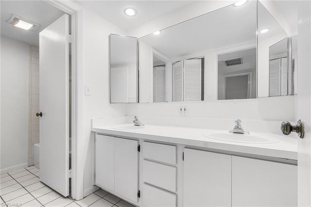 5590 Woodrose CT # 4, Fort Myers, FL 33907