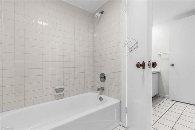 5590 Woodrose CT # 4, Fort Myers, FL 33907