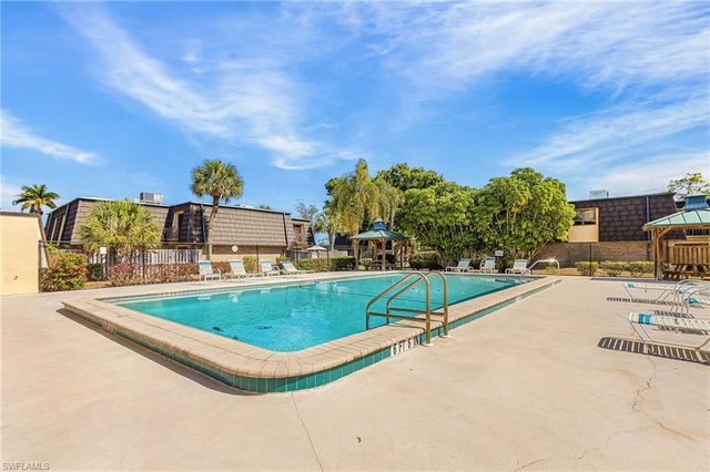 5590 Woodrose CT # 4, Fort Myers, FL 33907