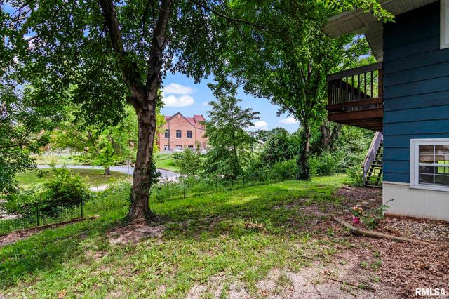 2 Groton Drive, Springfield, IL 62702