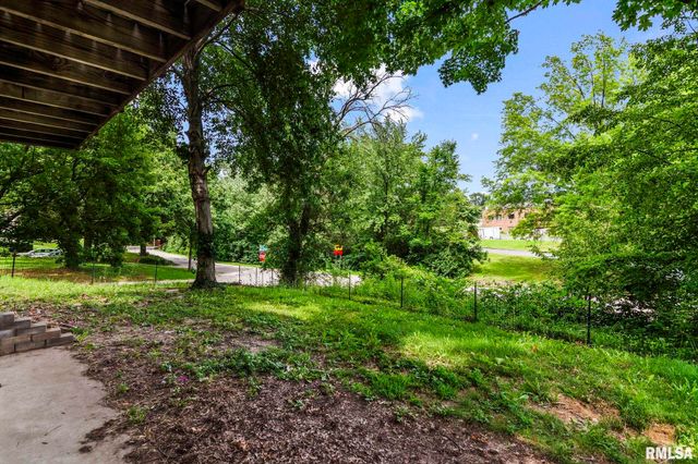 2 Groton Drive, Springfield, IL 62702