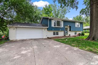 2 Groton Drive, Springfield, IL 62702