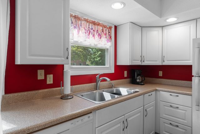 4099 Owl Hollow Rd, Belvidere, TN 37306