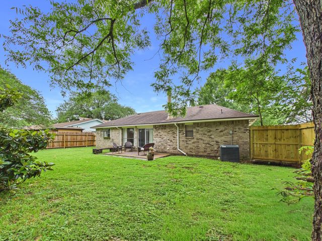 4922 Creekview Drive, La Porte, TX 77571