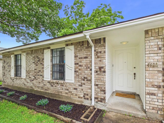 4922 Creekview Drive, La Porte, TX 77571
