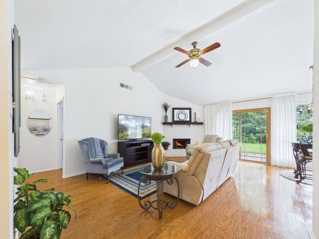 4922 Creekview Drive, La Porte, TX 77571