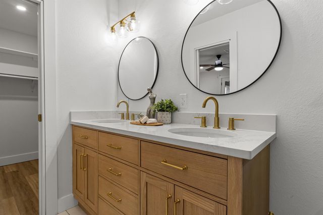 11004 Rustic Manor LN, Austin, TX 78750