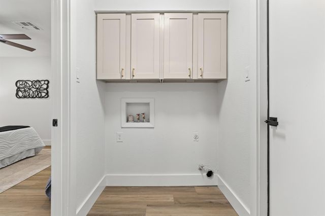 11004 Rustic Manor LN, Austin, TX 78750