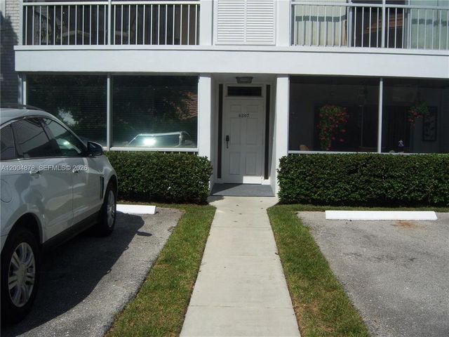 6207 Bay Club Drive 1, Fort Lauderdale, FL 33308