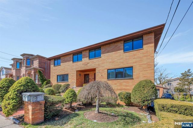 2413 Hammett Avenue, Fort Lee, NJ 07024