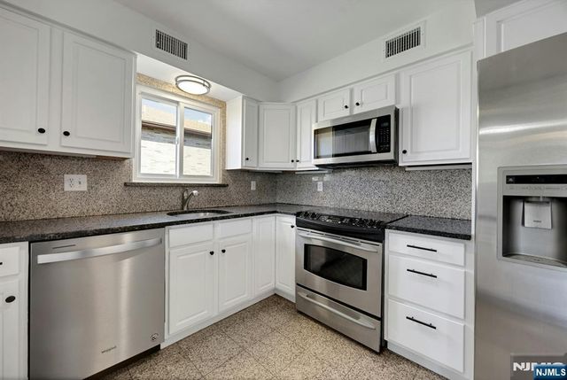 2413 Hammett Avenue, Fort Lee, NJ 07024