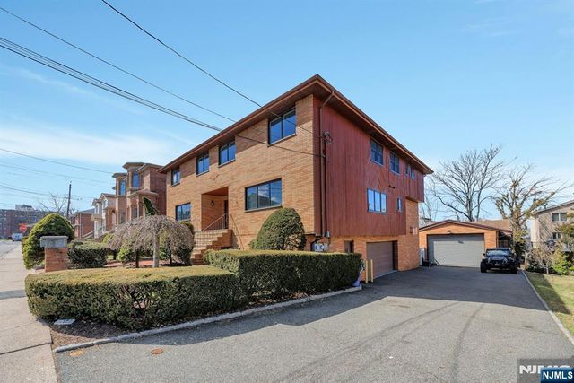 2413 Hammett Avenue, Fort Lee, NJ 07024