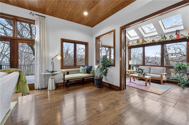 11615 Mohawk Lane, Leawood, KS 66211