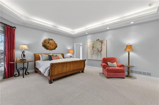 11615 Mohawk Lane, Leawood, KS 66211