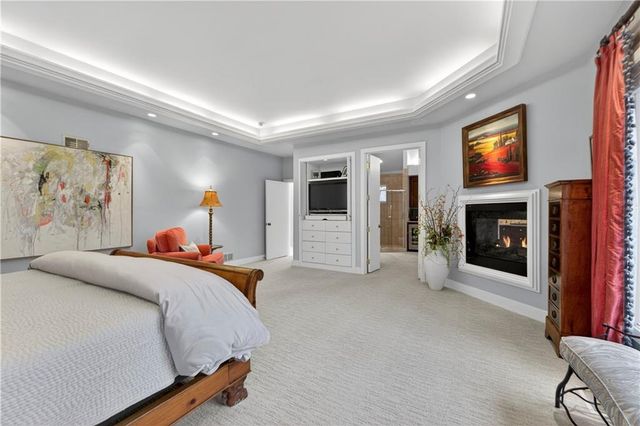 11615 Mohawk Lane, Leawood, KS 66211