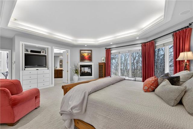 11615 Mohawk Lane, Leawood, KS 66211