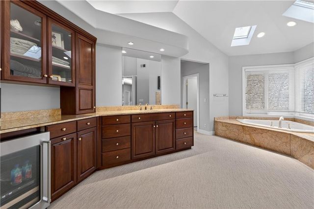 11615 Mohawk Lane, Leawood, KS 66211