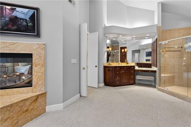 11615 Mohawk Lane, Leawood, KS 66211