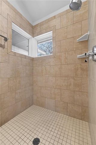 11615 Mohawk Lane, Leawood, KS 66211