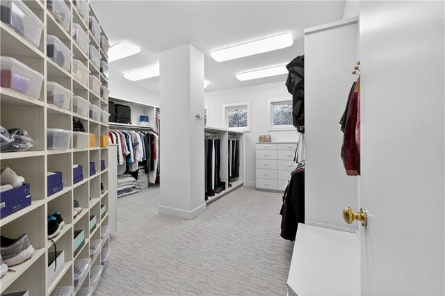 11615 Mohawk Lane, Leawood, KS 66211