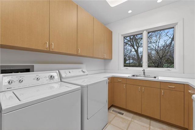 11615 Mohawk Lane, Leawood, KS 66211