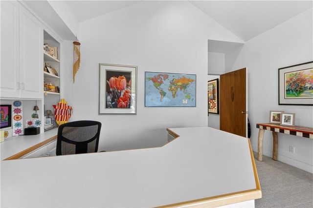 11615 Mohawk Lane, Leawood, KS 66211