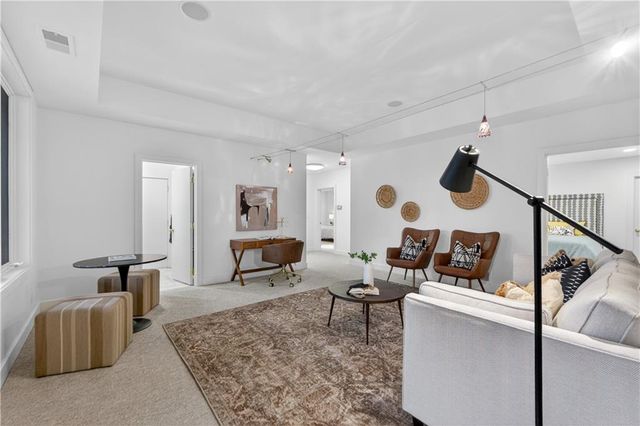 11615 Mohawk Lane, Leawood, KS 66211