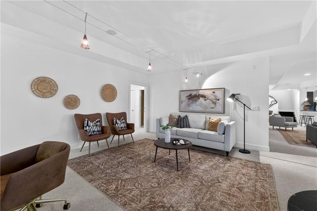 11615 Mohawk Lane, Leawood, KS 66211