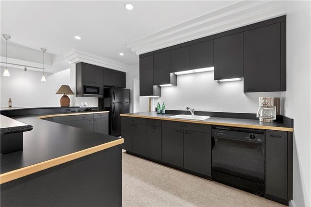 11615 Mohawk Lane, Leawood, KS 66211