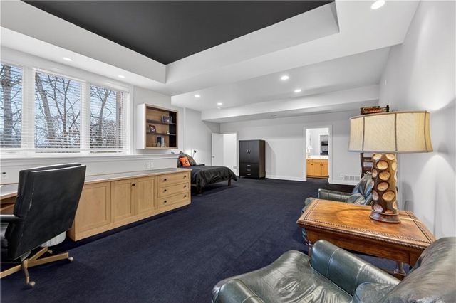 11615 Mohawk Lane, Leawood, KS 66211