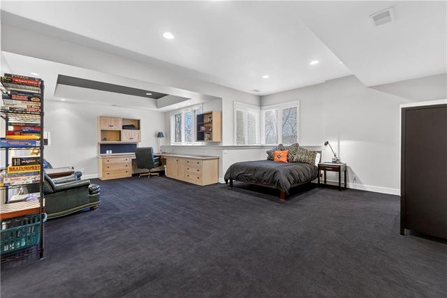 11615 Mohawk Lane, Leawood, KS 66211