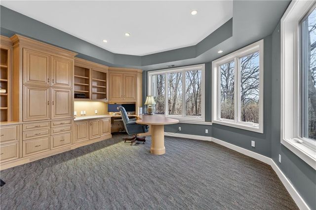 11615 Mohawk Lane, Leawood, KS 66211