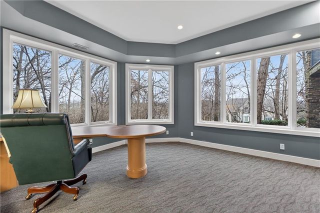 11615 Mohawk Lane, Leawood, KS 66211