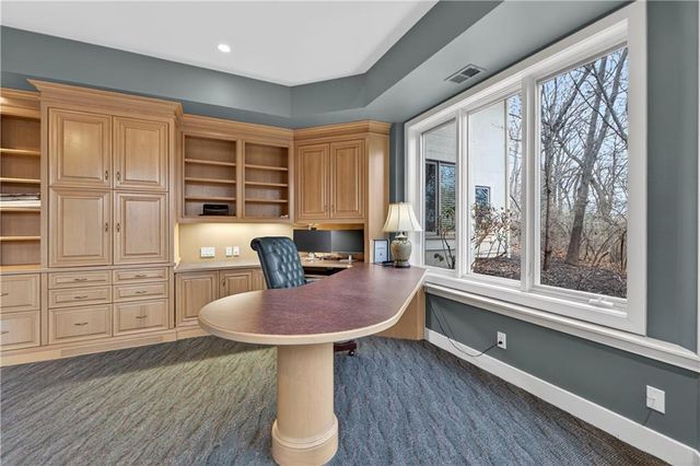 11615 Mohawk Lane, Leawood, KS 66211