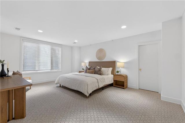 11615 Mohawk Lane, Leawood, KS 66211