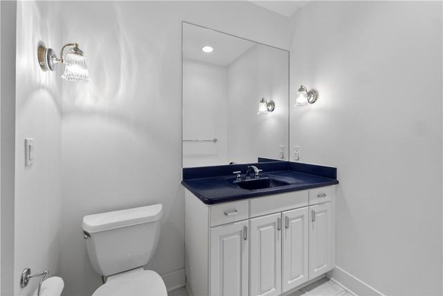 11615 Mohawk Lane, Leawood, KS 66211