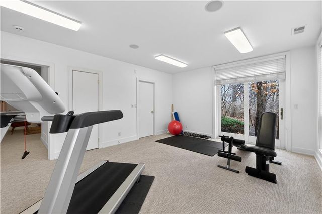 11615 Mohawk Lane, Leawood, KS 66211