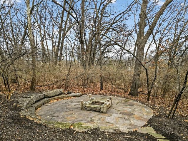 11615 Mohawk Lane, Leawood, KS 66211