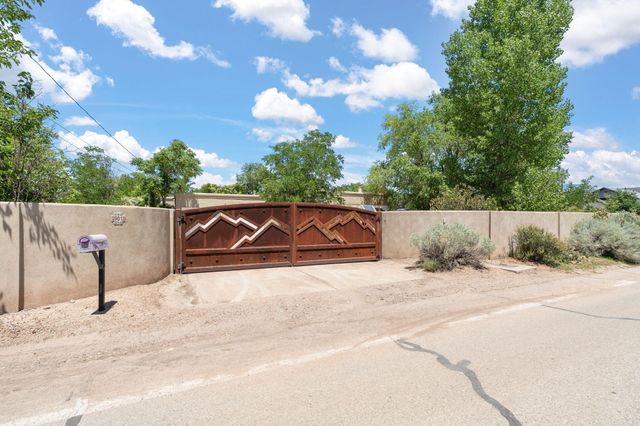 901 Ortega Road NW, Albuquerque, NM 87114