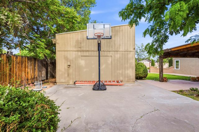 901 Ortega Road NW, Albuquerque, NM 87114